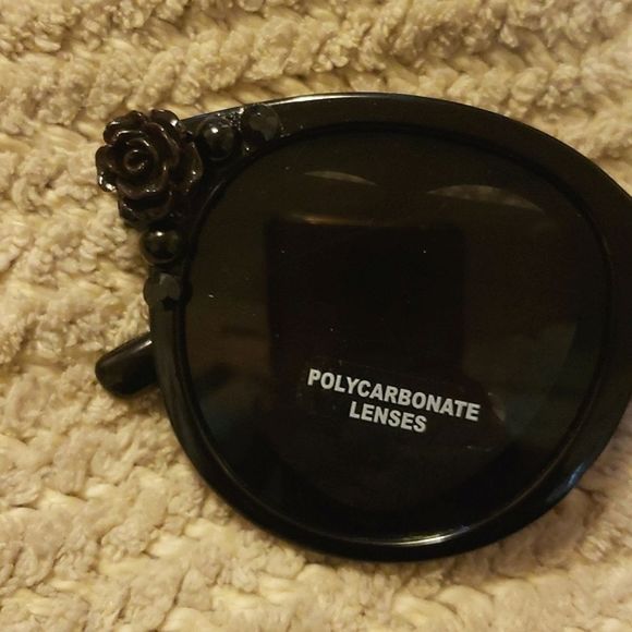 Black bling embellished sunglasses - Picture 2 of 5